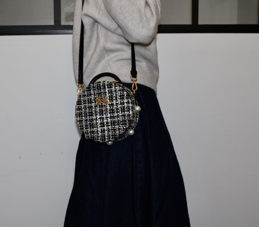 Luna - Black Tweed